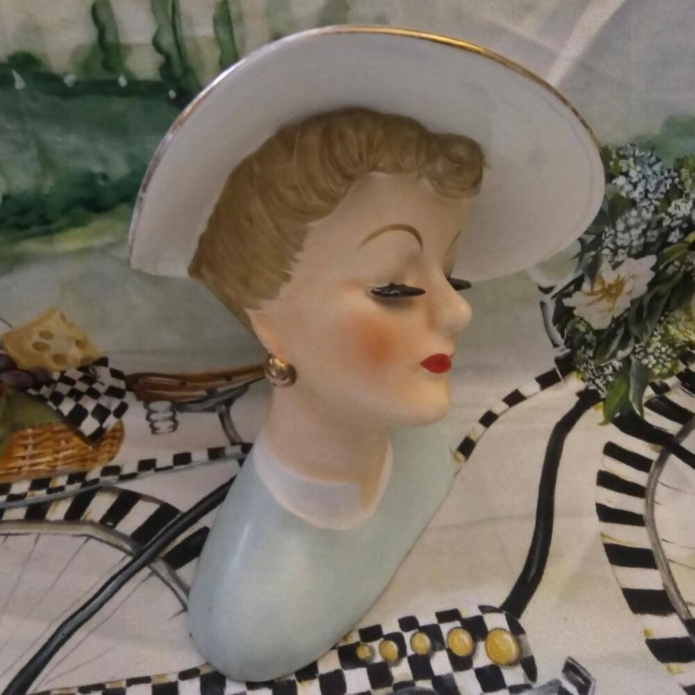 Vintage Lady Head Vase - Picture 3 of 8